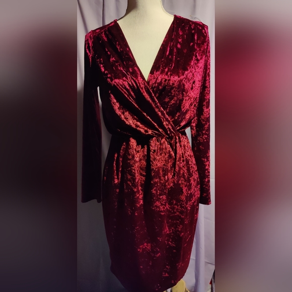 Red Velvet dress - Picture 1 of 1